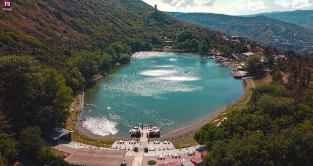 بحيرة السلاحف في تبليسي