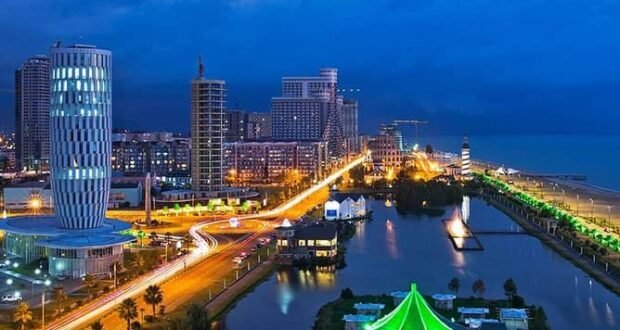 كم المسافة من تبليسي إلى باتومي